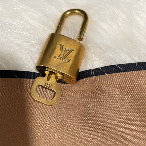 LOUIS VUITTON Speedy 30 EUC comes w/xtras. - Picture 12 of 17